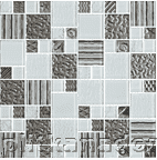 Росмозаика Мозаика стеклянная № 2167 Микс платина-белый колотый-белый-платина рифленая низ- полосы на белом-белый рифленый верх Мозаика 30х30 (4,8х4,8; 2,3х2,3) см